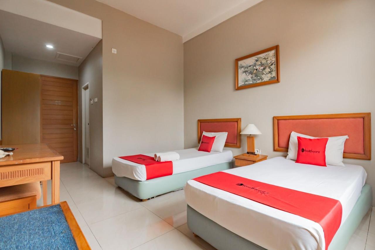 Reddoorz Near Institut Teknologi Bandung 2 Hotel Екстериор снимка